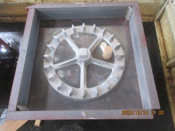 漏模机：农机轮